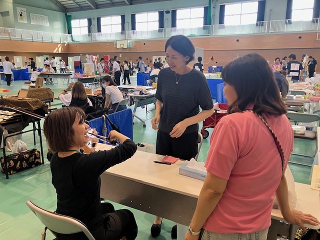 健祥会学園祭にて楽器体感‼の様子